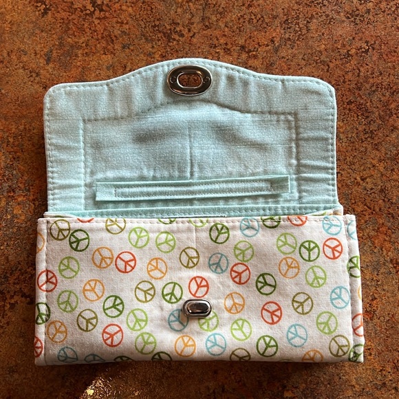 Ladies Clutch Wallet - Picture 3 of 4